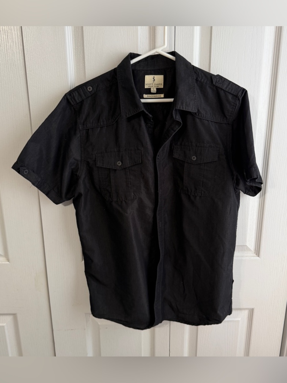 Scott James black short sleeve button up size large